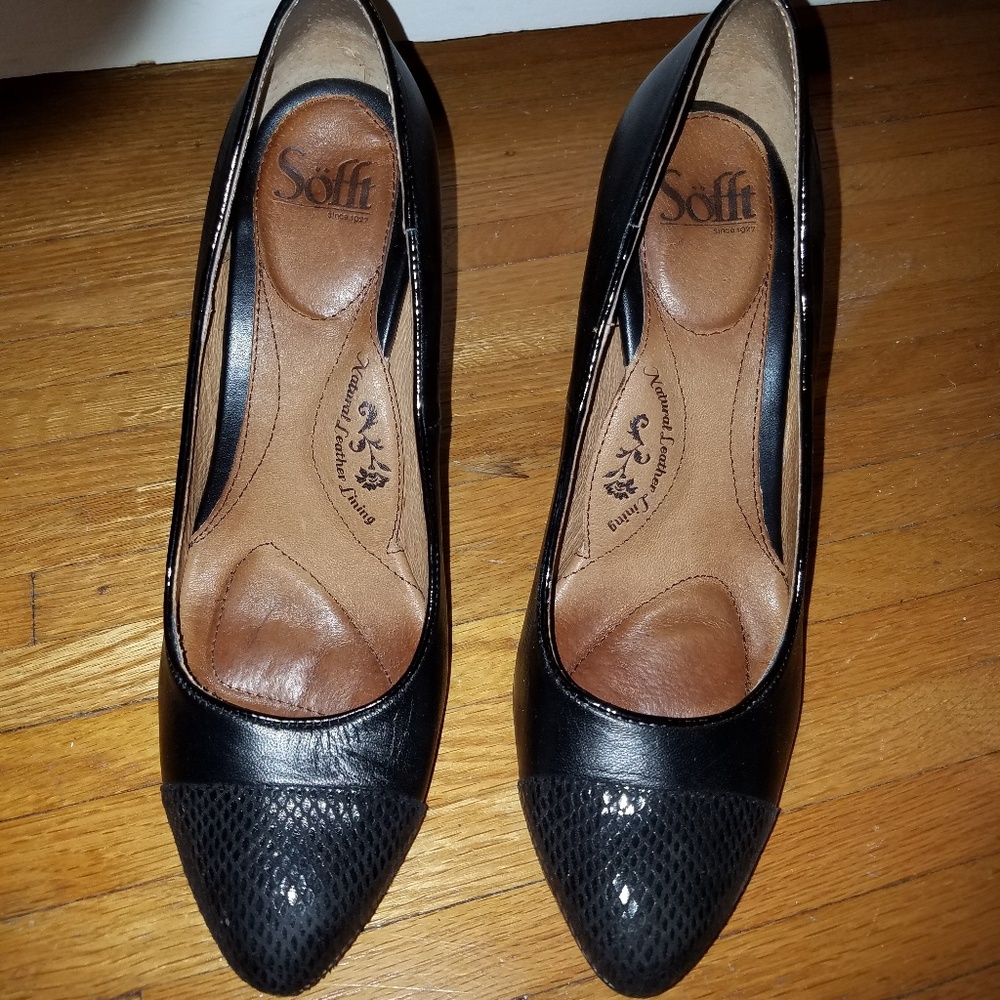 Black with snake skin textured toes